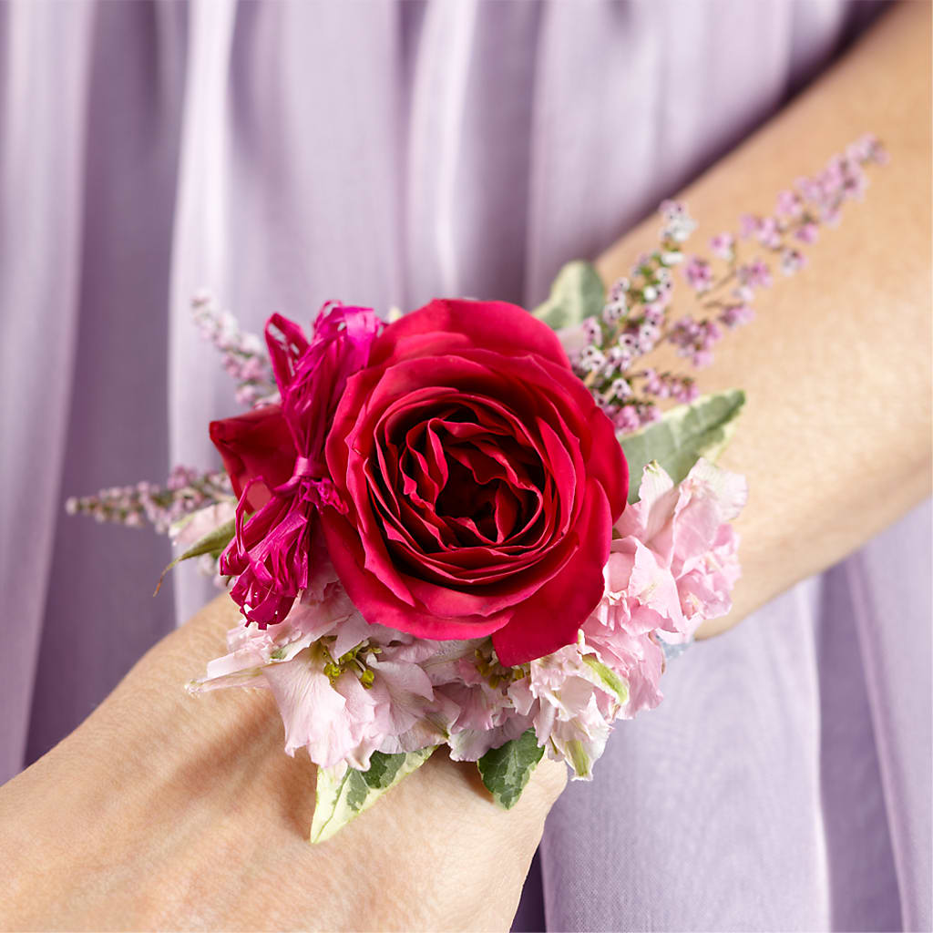 Rose Charm Corsage – AMCS FLOWERS & PERSONAL SERVICES LLC, Chesapeake VA