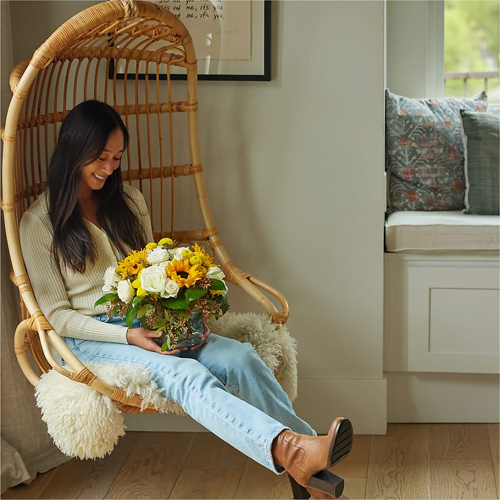 Luminous Morning Bouquet – AMCS FLOWERS & PERSONAL SERVICES LLC, Chesapeake VA