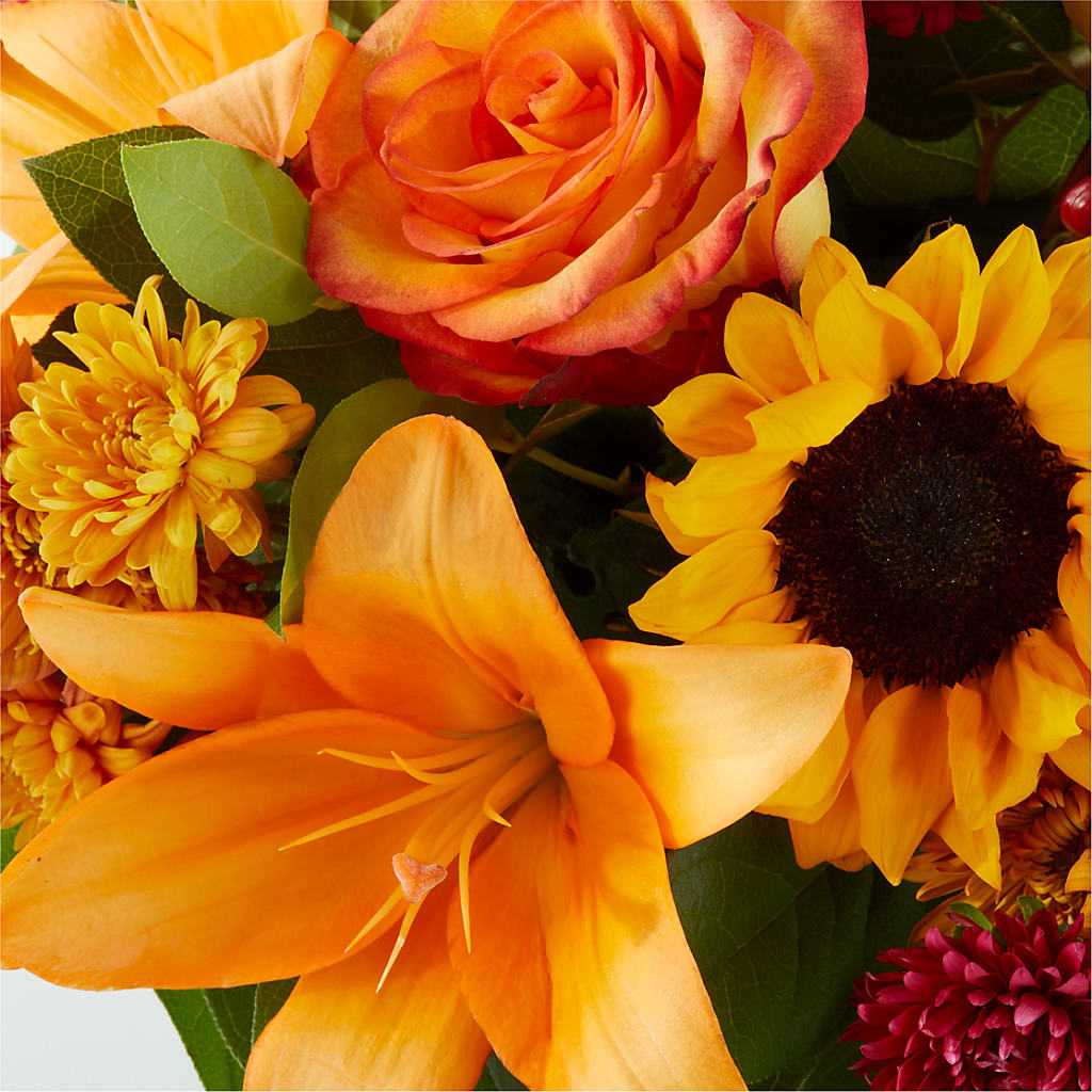 Grateful Centerpiece – AMCS FLOWERS & PERSONAL SERVICES LLC, Chesapeake VA