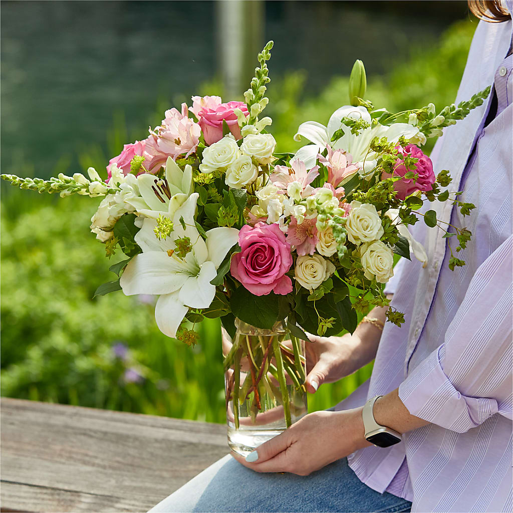 Fondly Bouquet – AMCS FLOWERS & PERSONAL SERVICES LLC, Chesapeake VA